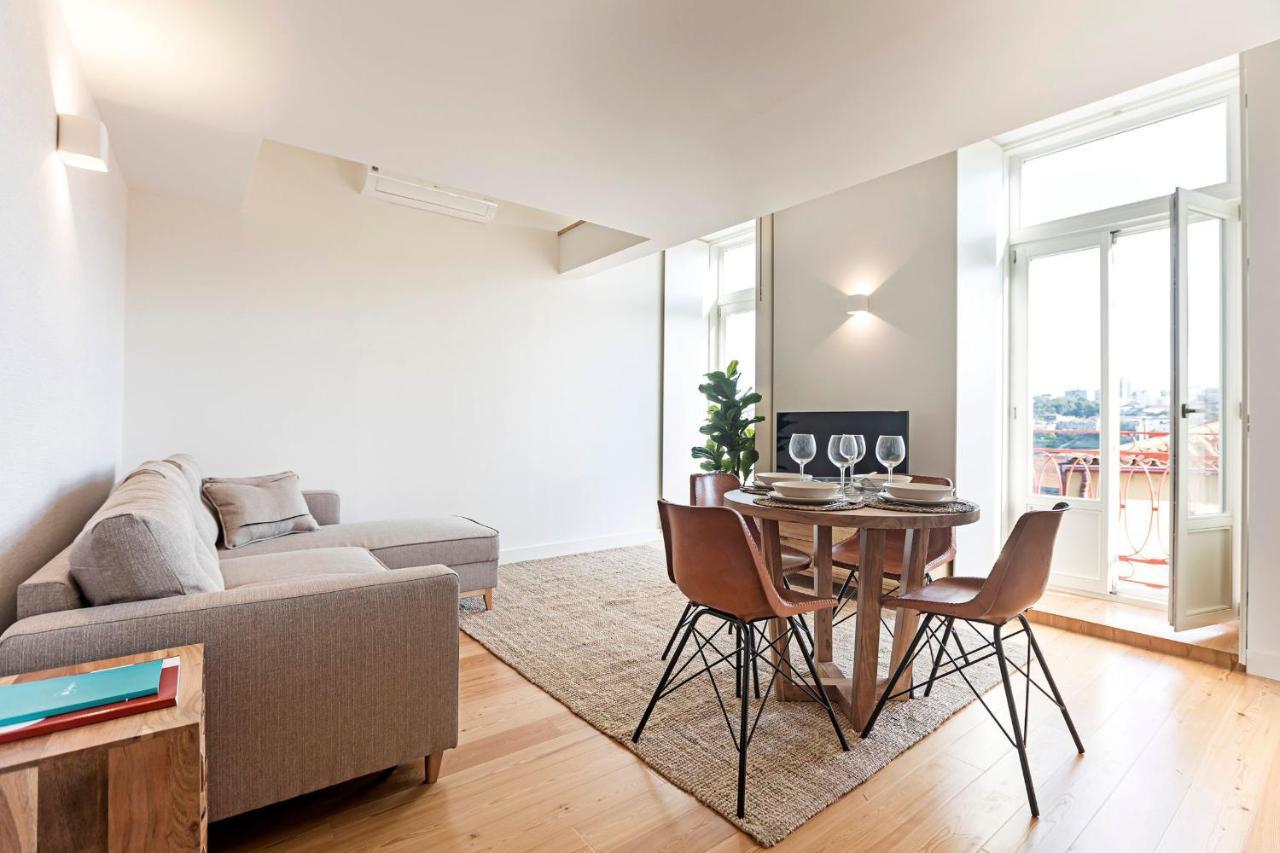 Stunning Duplex Near River By Lovelystay Porto Luaran gambar