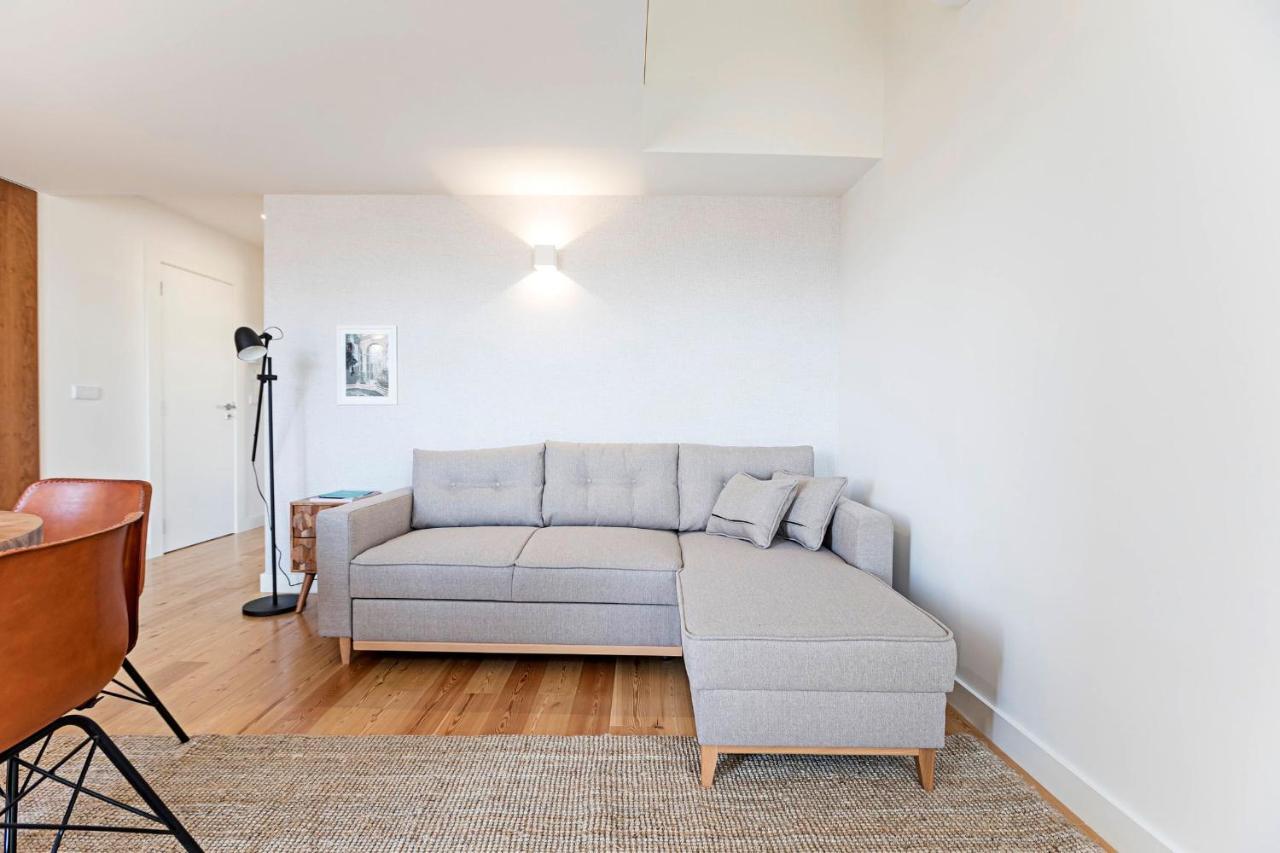 Stunning Duplex Near River By Lovelystay Porto Luaran gambar