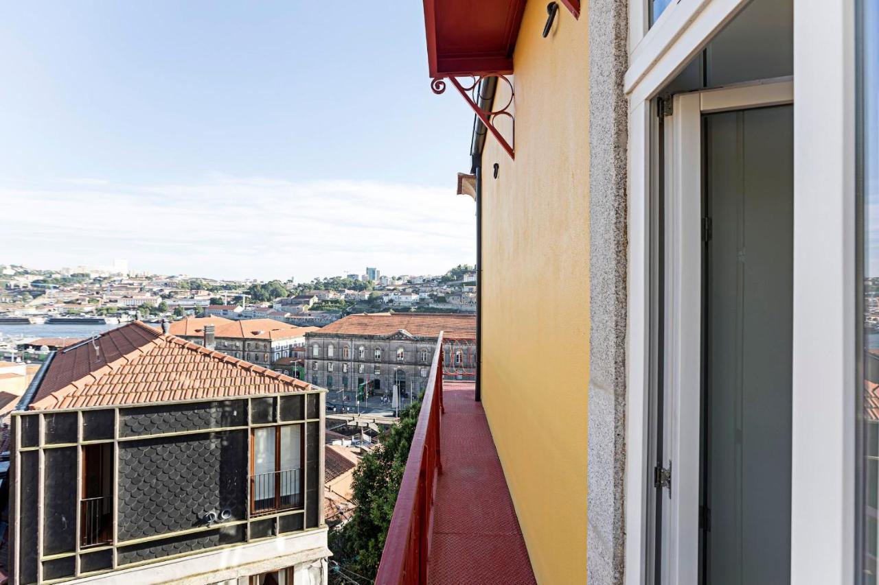 Stunning Duplex Near River By Lovelystay Porto Luaran gambar